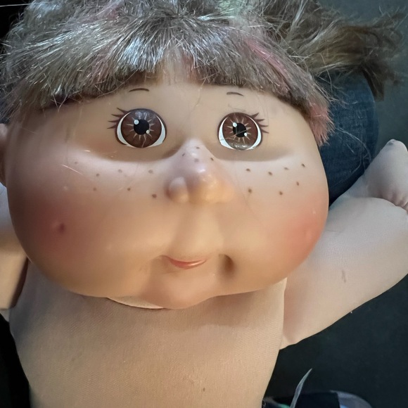 Cabbage Patch Girl - Picture 4 of 7